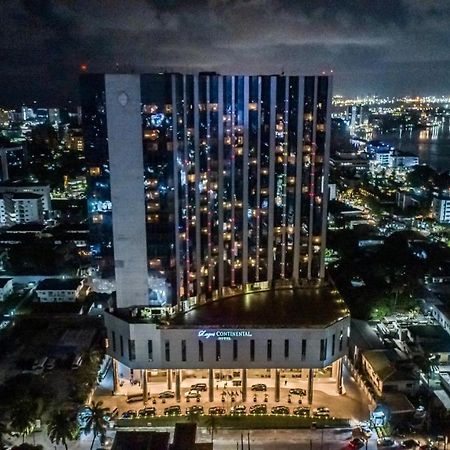 Lagos Continental Hotel Eksteriør billede Aerial view of the building at night