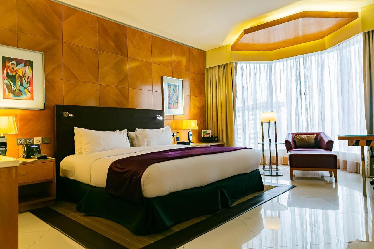 Lagos Continental Hotel Eksteriør billede A bedroom at the hotel