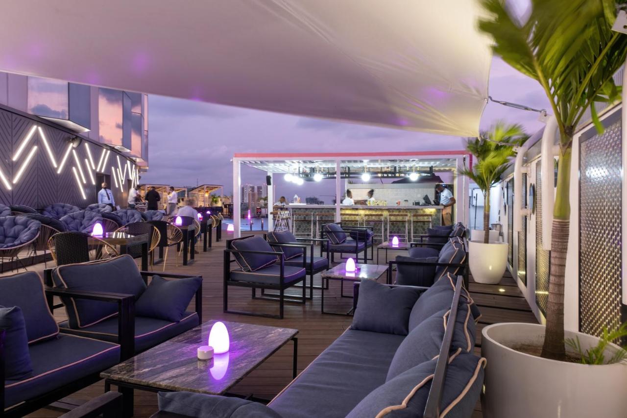 Lagos Continental Hotel Eksteriør billede Sky Bar