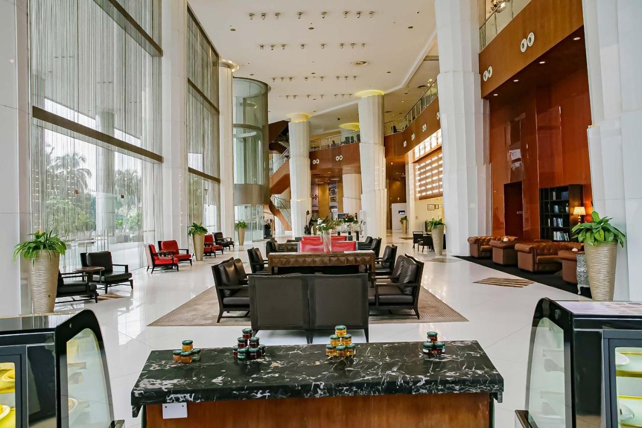 Lagos Continental Hotel Eksteriør billede Lobby