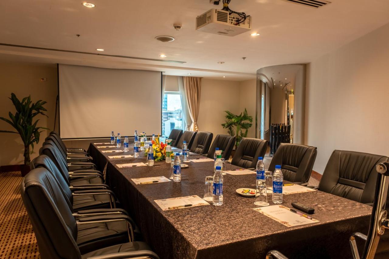 Lagos Continental Hotel Eksteriør billede Meeting room at the hotel