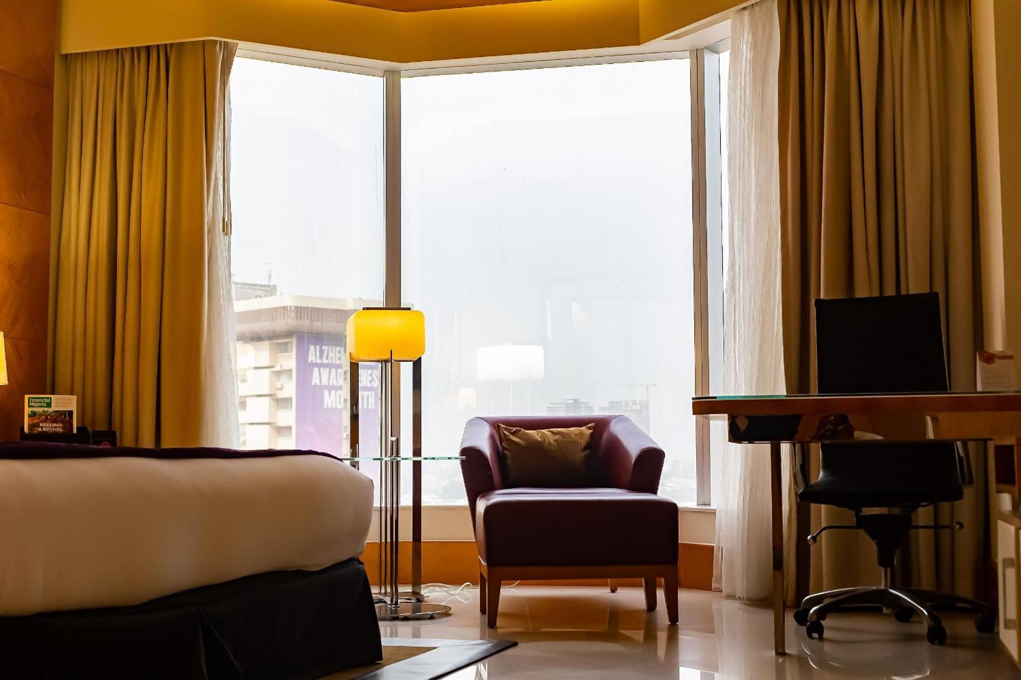 Lagos Continental Hotel Eksteriør billede A room at the hotel