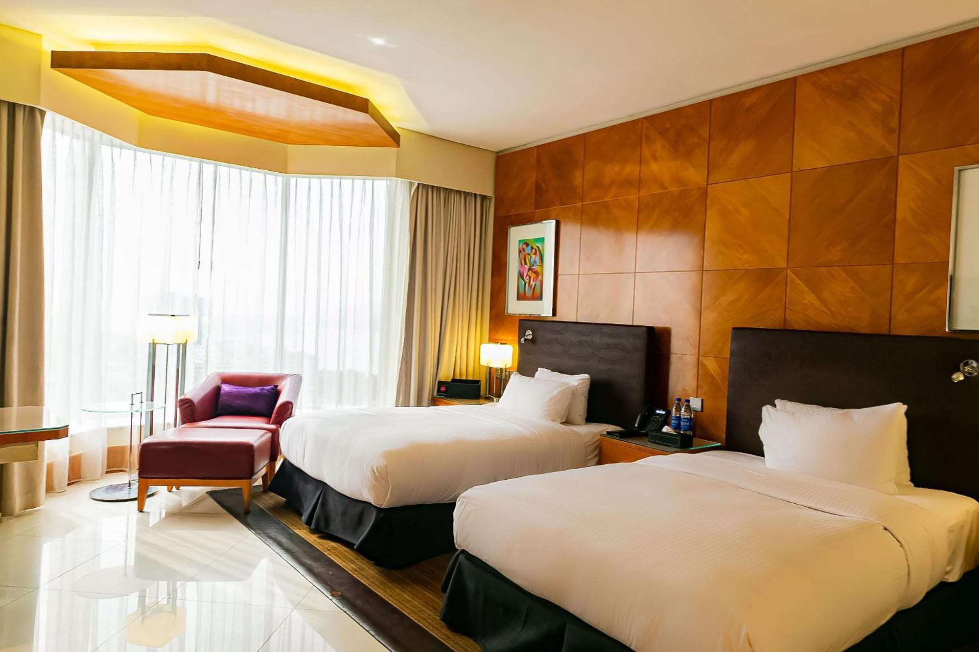 Lagos Continental Hotel Eksteriør billede Deluxe Room