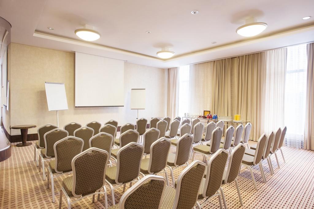 Lagos Continental Hotel Eksteriør billede Meeting room