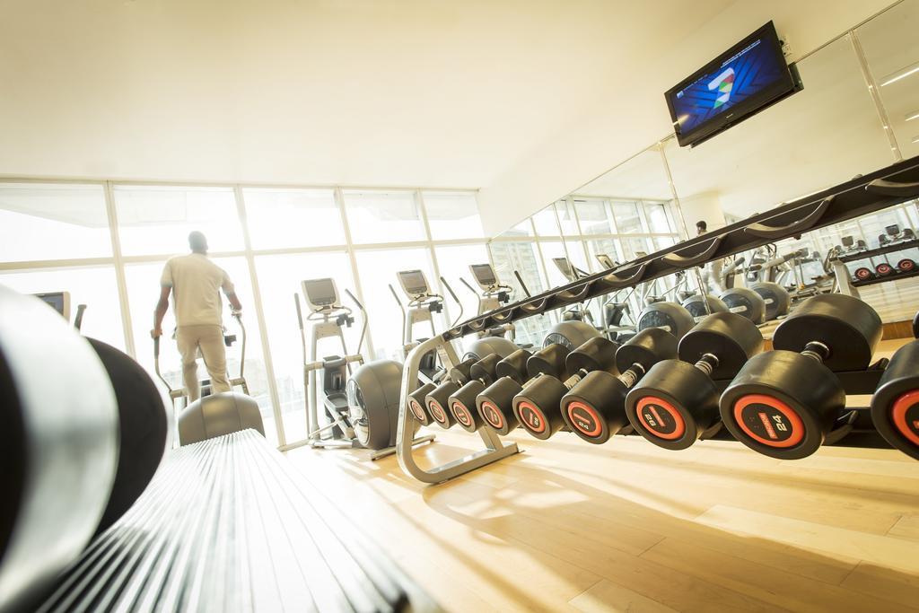 Lagos Continental Hotel Eksteriør billede The gym at the London Hilton on Park Street